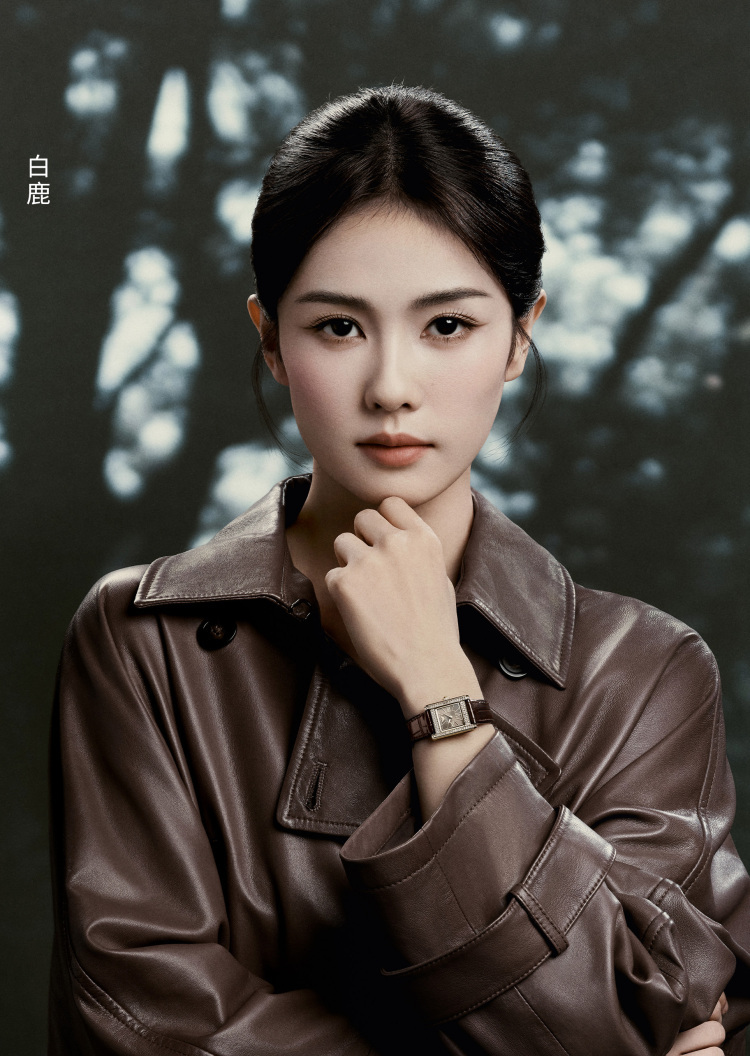 Emporio Armani 白鹿同款女士方形镶嵌水晶皮革腕带石英腕表